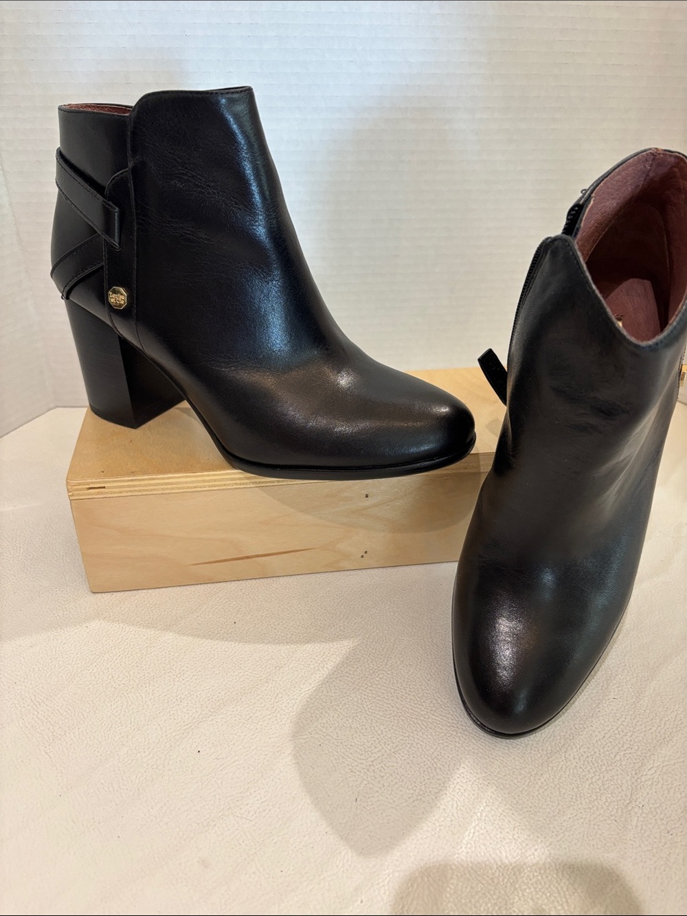 Louise et Cie Black Leather Ankle Booties with Block Heel
